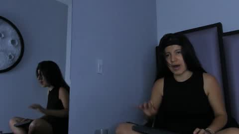   online show from 15, 9, 2025