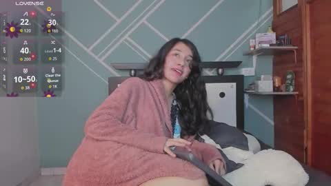 Snapshot of lucy_bluesea chatting on 9, 10, 2025 Lucy Herrera online show from 9, 10, 2025