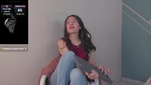 Snapshot of lucy_bluesea chatting on 24, 10, 2025 Lucy Herrera online show from 24, 10, 2025