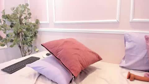 lucy_canel online show from 8, 1, 2026