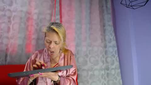  SleepyAbuela online show from 8, 1, 2026