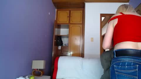 Snapshot of lucy_ny chatting on 7, 2, 2026 SleepyAbuela online show from 7, 2, 2026