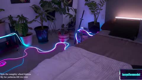 Snapshot of lucyallenx chatting on 15, 11, 2025 Lucy Alien online show from 15, 11, 2025