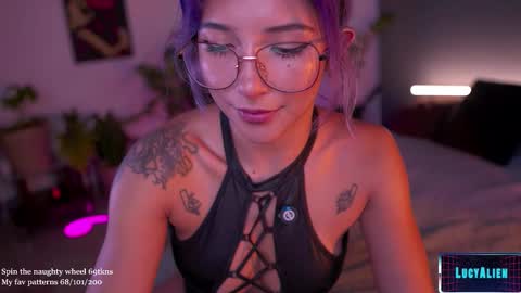 Snapshot of lucyallenx chatting on 24, 11, 2025 Lucy Alien online show from 24, 11, 2025