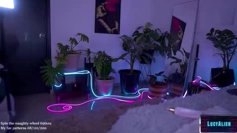 Snapshot of lucyallenx chatting on 26, 11, 2025 Lucy Alien online show from 26, 11, 2025