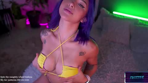 Snapshot of lucyallenx chatting on 29, 11, 2025 Lucy Alien online show from 29, 11, 2025