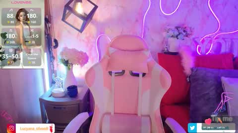 Lucyana Silva online show from 15, 12, 2025