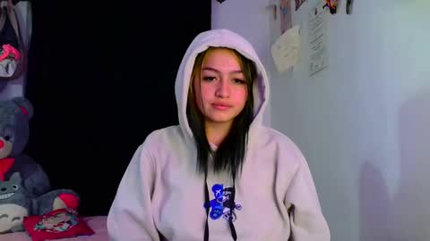 Snapshot of lucycherry__ chatting on 10, 12, 2024 LUCIA online show from 10, 12, 2024