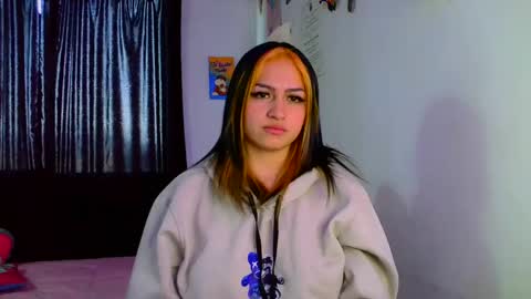 Snapshot of lucycherry__ chatting on 13, 12, 2024 LUCIA online show from 13, 12, 2024
