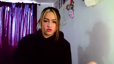 Snapshot of lucycherry__ chatting on 14, 1, 2025 LUCIA online show from 14, 1, 2025