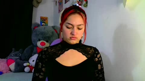 Snapshot of lucycherry__ chatting on 7, 3, 2025 LUCIA online show from 7, 3, 2025
