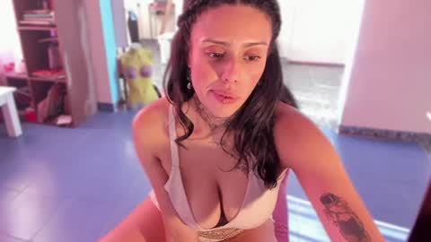 Snapshot of lucyklumm chatting on 20, 4, 2026 MALAMOR online show from 20, 4, 2026