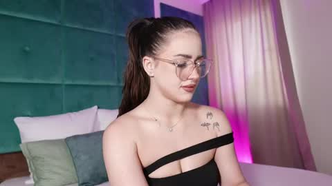 Snapshot of lucylexton chatting on 6, 6, 2026 Lucy Lexton online show from 6, 6, 2026
