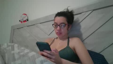 lucylitt25 online show from 11, 2, 2026