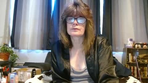 lucylling online show from 24, 2, 2025