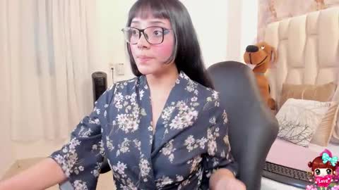 Instagramlucyluy10 online show from 4, 11, 2025