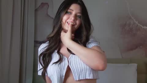 lucyvee online show from 8, 12, 2024