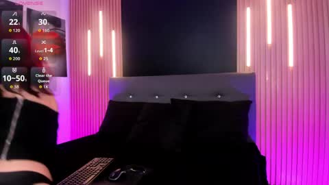 Snapshot of lucywalkeer chatting on 3, 6, 2026 LucyWalkeer online show from 3, 6, 2026
