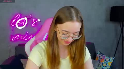 Snapshot of lucyy_green chatting on 24, 6, 2026 Lucy online show from 24, 6, 2026
