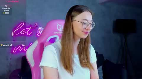 Snapshot of lucyy_green chatting on 27, 6, 2026 Lucy online show from 27, 6, 2026