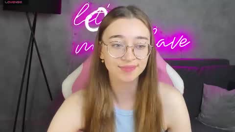 Snapshot of lucyy_green chatting on 28, 6, 2026 Lucy online show from 28, 6, 2026
