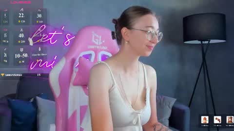 Snapshot of lucyy_green chatting on 14, 7, 2026 Lucy online show from 14, 7, 2026