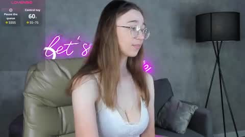 Snapshot of lucyy_green chatting on 25, 7, 2026 Lucy online show from 25, 7, 2026