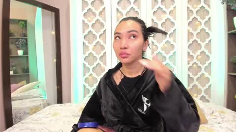Snapshot of lucyy_liiu chatting on 24, 12, 2024 Lucy Liiu online show from 24, 12, 2024