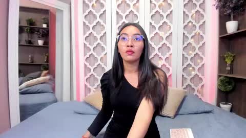 Snapshot of lucyy_liiu chatting on 19, 2, 2025 Lucy Liiu online show from 19, 2, 2025