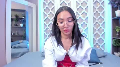 Snapshot of lucyy_liiu chatting on 4, 3, 2025 Lucy Liiu online show from 4, 3, 2025