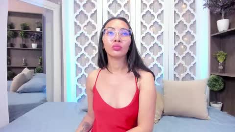 Snapshot of lucyy_liiu chatting on 12, 3, 2025 Lucy Liiu online show from 12, 3, 2025