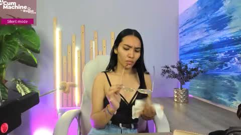 Snapshot of lucyy_liiu chatting on 24, 9, 2025 Lucy Liiu online show from 24, 9, 2025