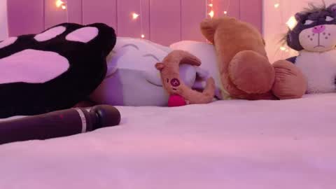 LUCYY FROM HOME  online show from 29, 4, 2026