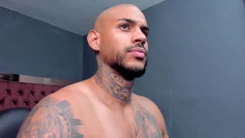 Snapshot of luigi1_ chatting on 1, 1, 2025 Luigi Vitale online show from 1, 1, 2025
