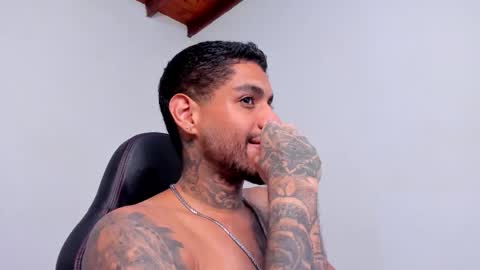 Luigi Vitale online show from 28, 10, 2025