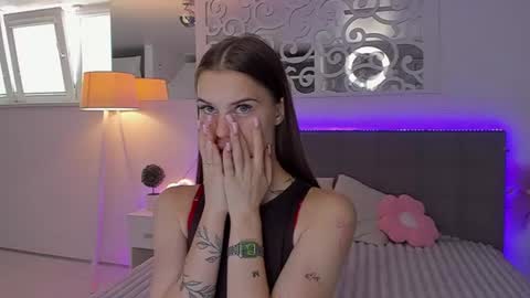 Snapshot of luisaclover chatting on 6, 7, 2026 LuisaClover online show from 6, 7, 2026