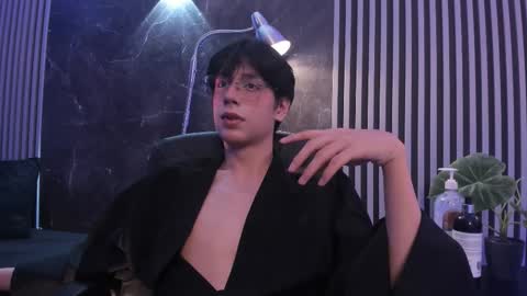 Snapshot of luixdust1 chatting on 11, 10, 2025 luixdust1 online show from 11, 10, 2025