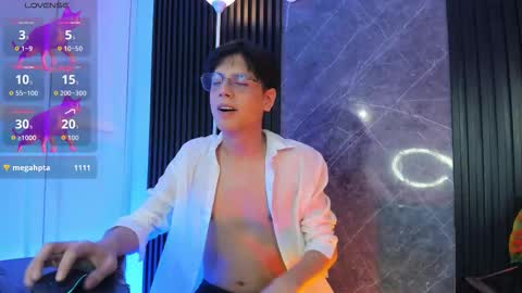 Snapshot of luixdust1 chatting on 27, 11, 2025 luixdust1 online show from 27, 11, 2025