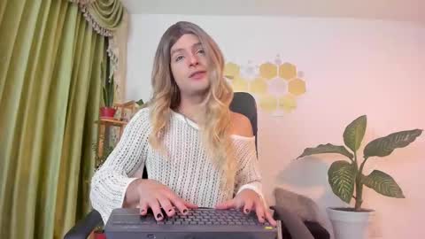 Luka Castillo online show from 24, 2, 2026