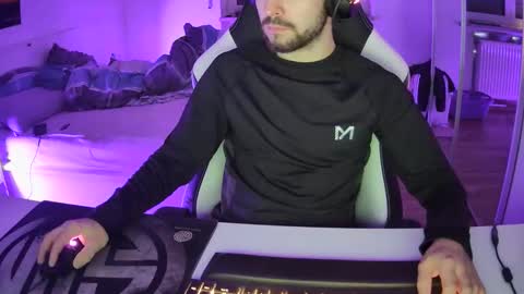 lukasschoetz online show from 27, 12, 2024