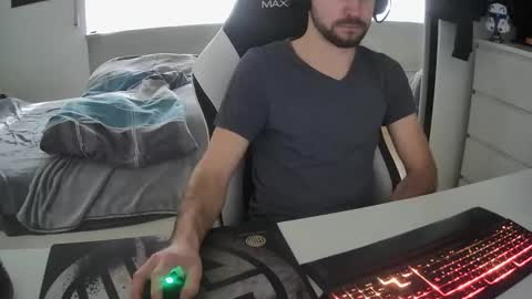 lukasschoetz online show from 7, 2, 2025