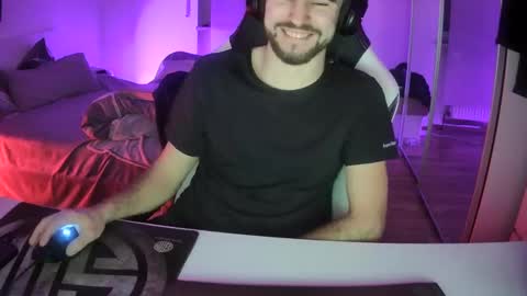 lukasschoetz online show from 10, 2, 2025