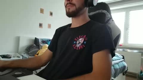 lukasschoetz online show from 28, 9, 2025