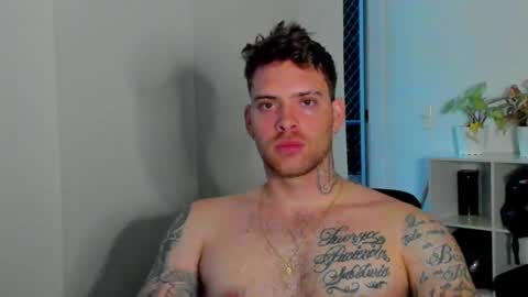 Snapshot of lukeglanton17 chatting on 25, 9, 2025 Luke online show from 25, 9, 2025