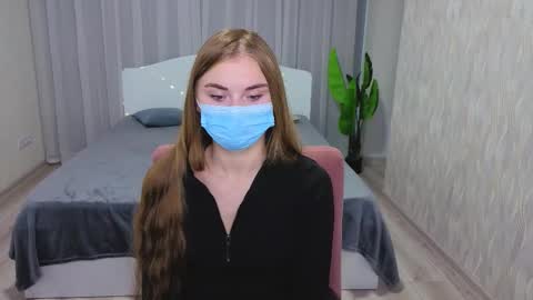 Snapshot of lukeriamoon chatting on 7, 10, 2025 lukeriamoon online show from 7, 10, 2025