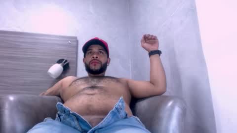 Snapshot of lukke_smitt chatting on 9, 11, 2025 ------LUKE ... online show from 9, 11, 2025