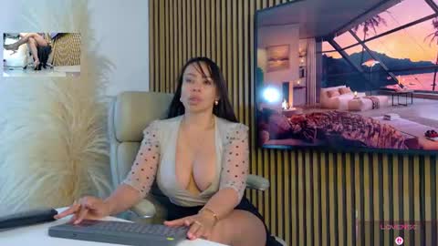 Snapshot of lulu_072 chatting on 8, 7, 2026 lulu online show from 8, 7, 2026