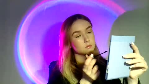 Lulu Baby18 online show from 22, 2, 2025