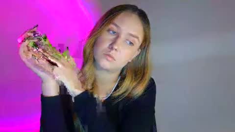 Lulu Baby18 online show from 20, 10, 2025