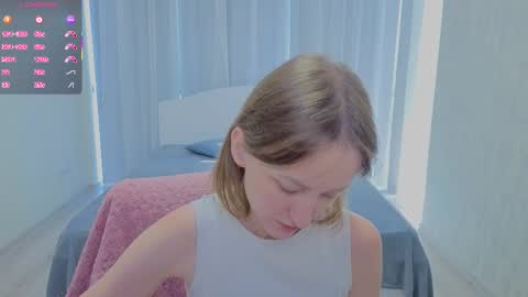 Snapshot of luluchiiii chatting on 11, 9, 2025 Lily online show from 11, 9, 2025